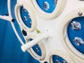 移动五孔手术灯:历经考验 经久不衰!